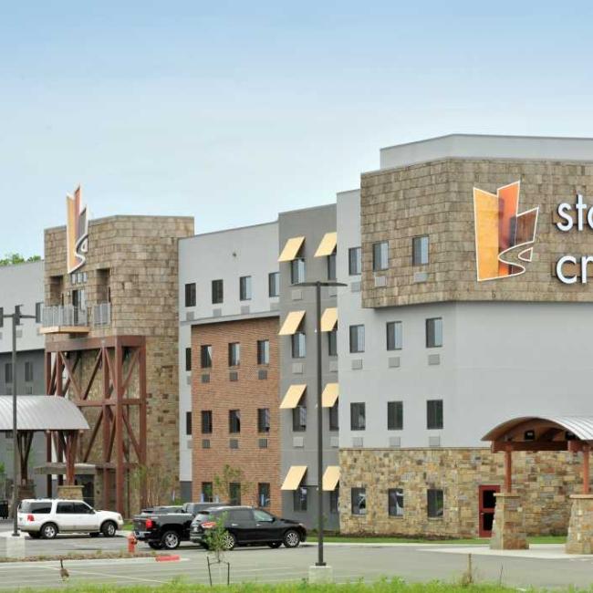 Image of the outside of Stoney Creek Hotel