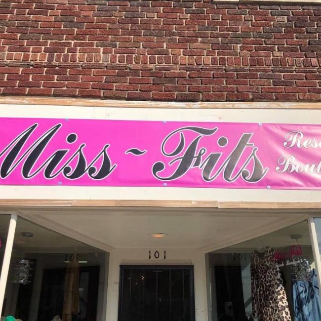 Exterior image of Miss-Fits Resale Shop on the Square